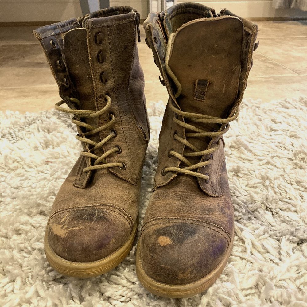 Bed Stu Women's lace up vintage combat boots